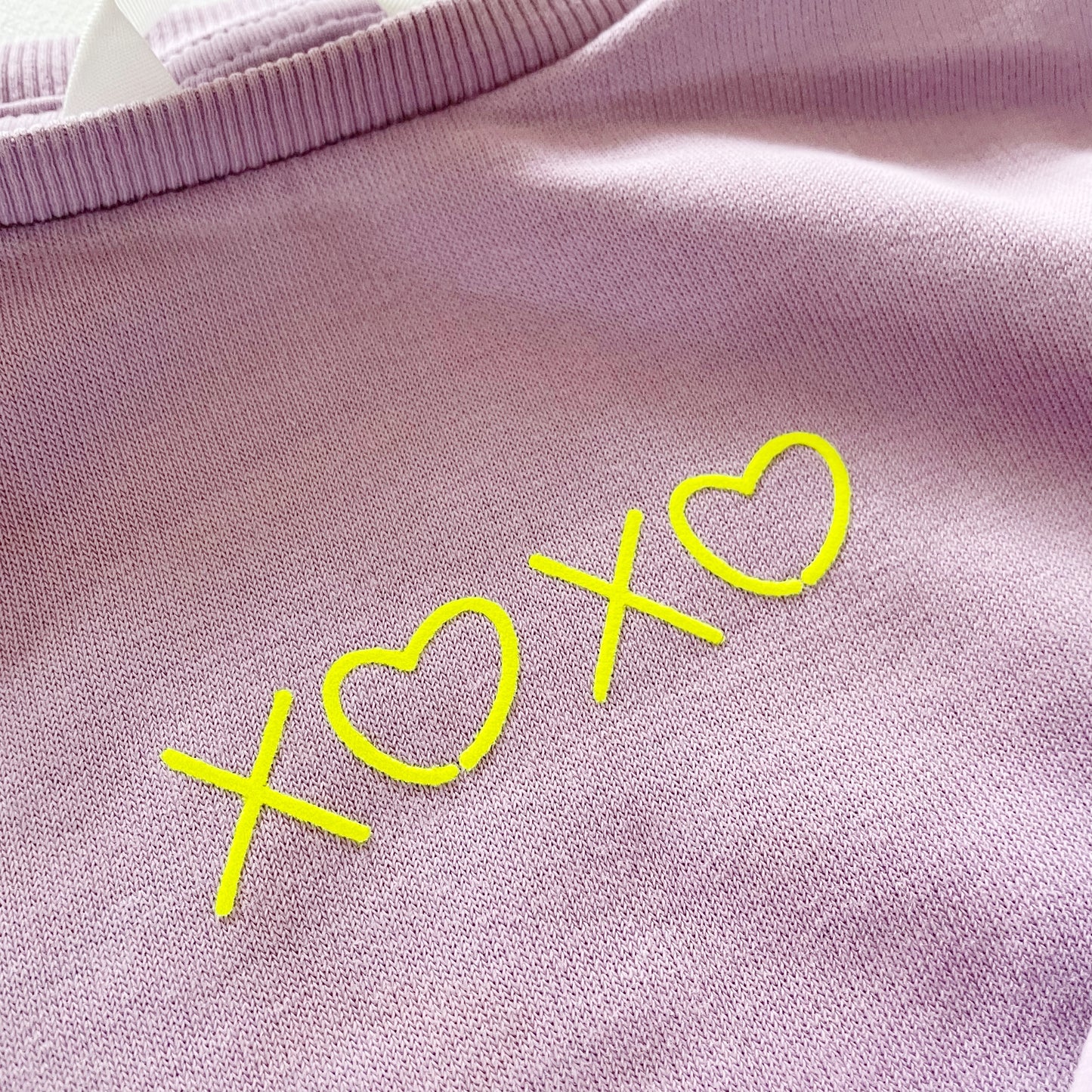 XOXO Schriftzug zum Aufbügeln • Cooles Bügelbild aus Flockfolie